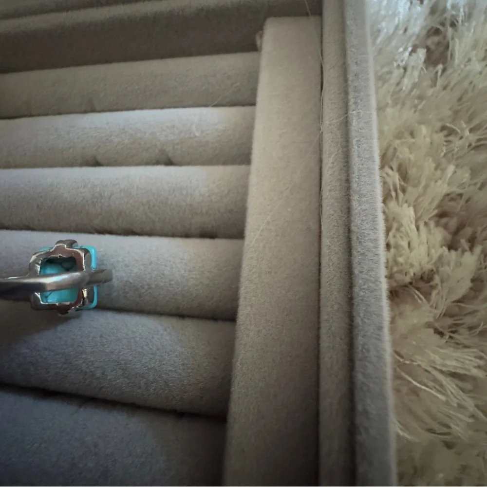 Turquoise Silver Ring size 8. vintage